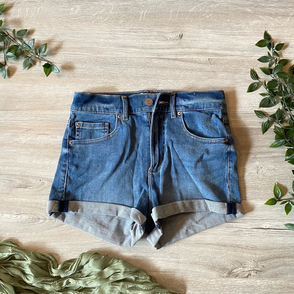 Garage | Super soft high rise short